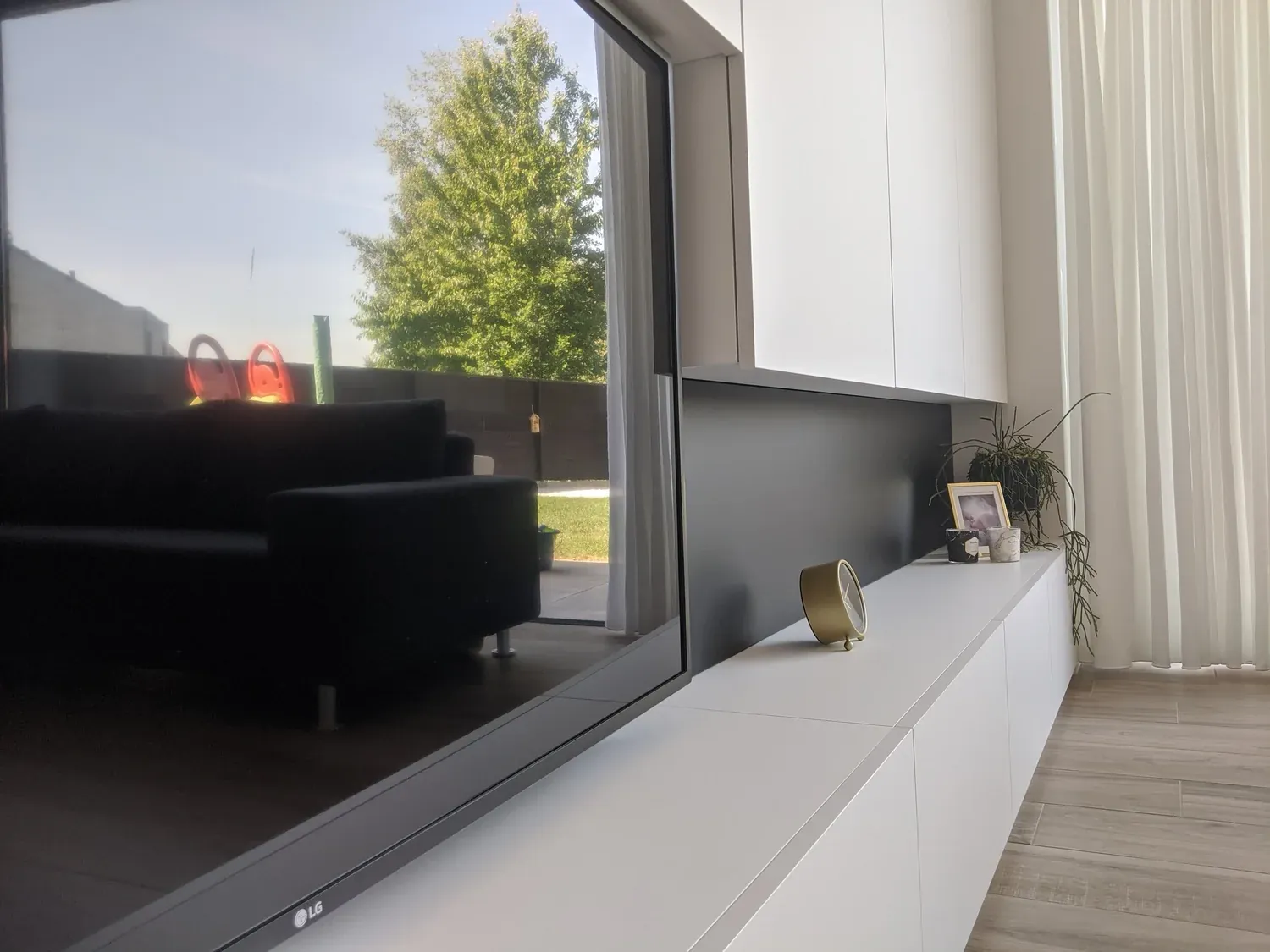 Woonkamer met tv-wand